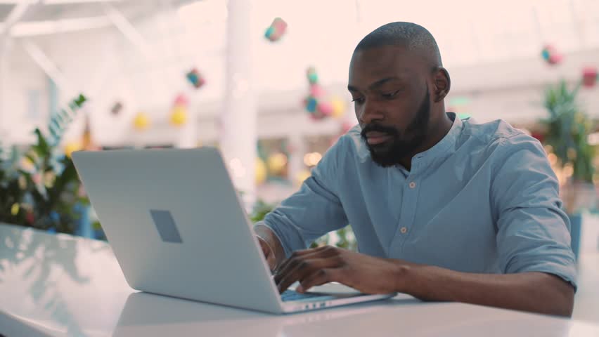 7 ways to make money while you’re still in school.