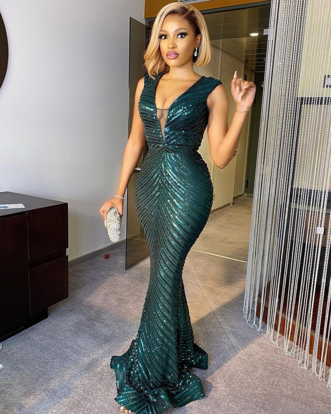 It’s the wedding guest looks for us. Check out the most admirable looks of the week