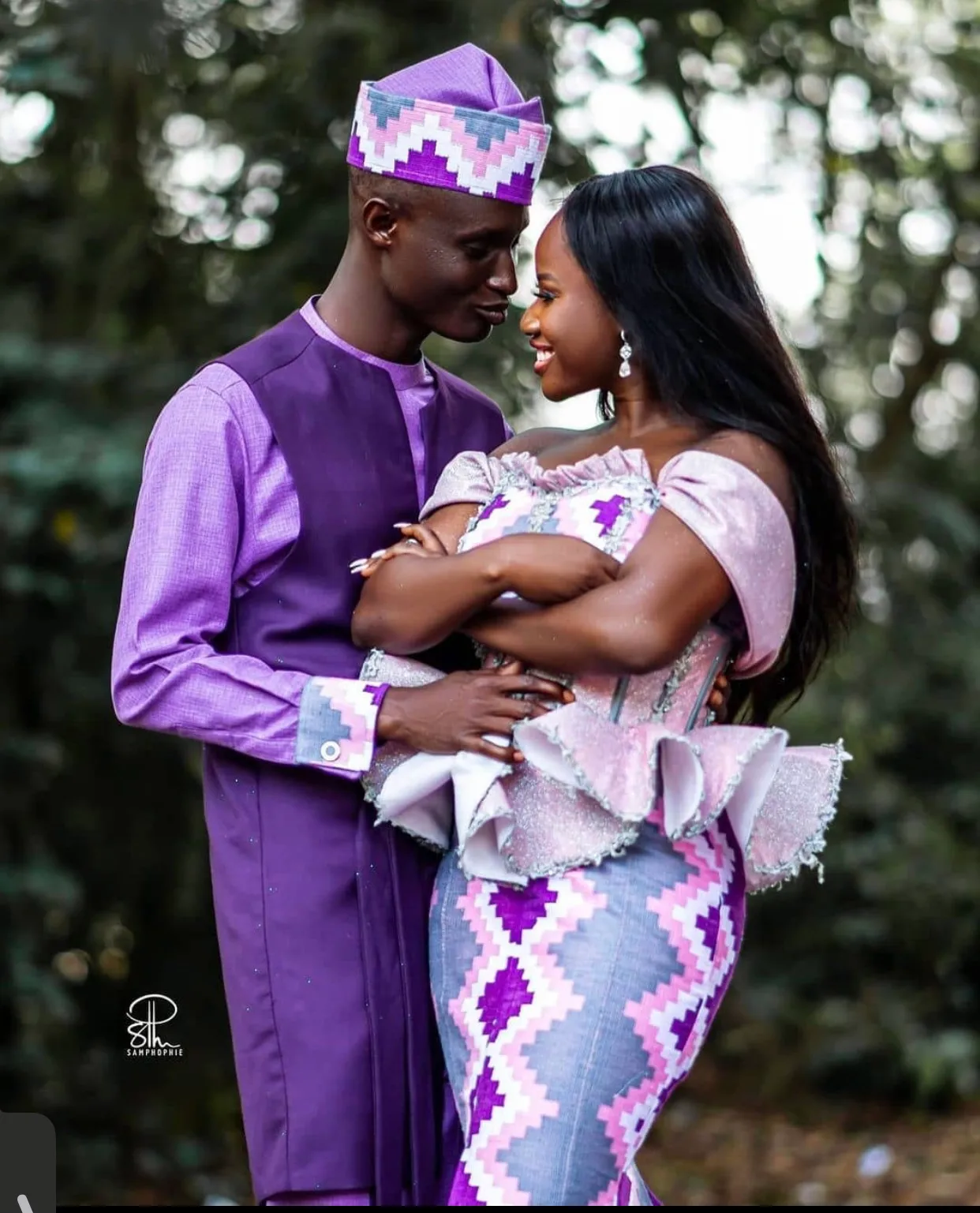 These matching traditional Kente outfits will inspire you to get married in 2021