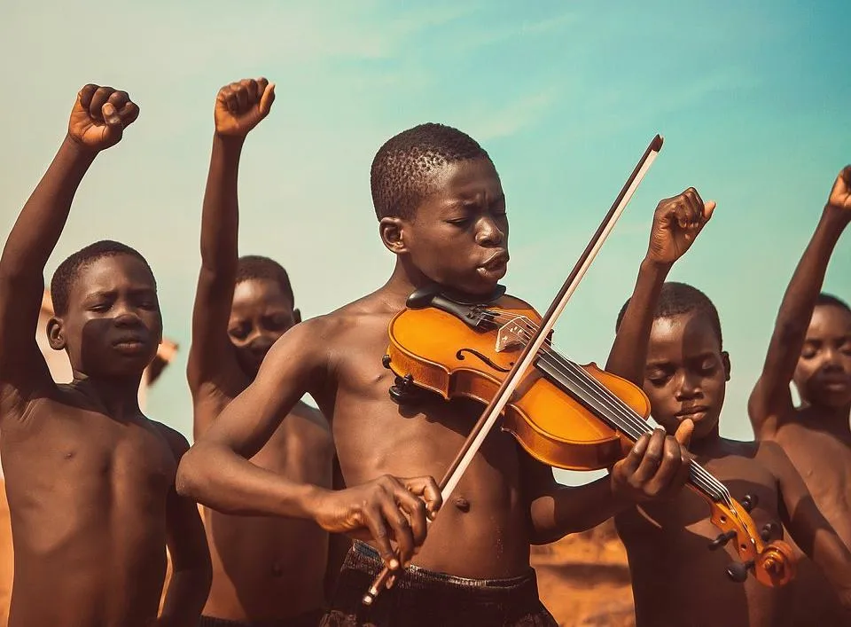 24 year-old self-taught Ghanaian photographer, Micheal Aboya wins “Best Photo of the Year” at the Agora Awards