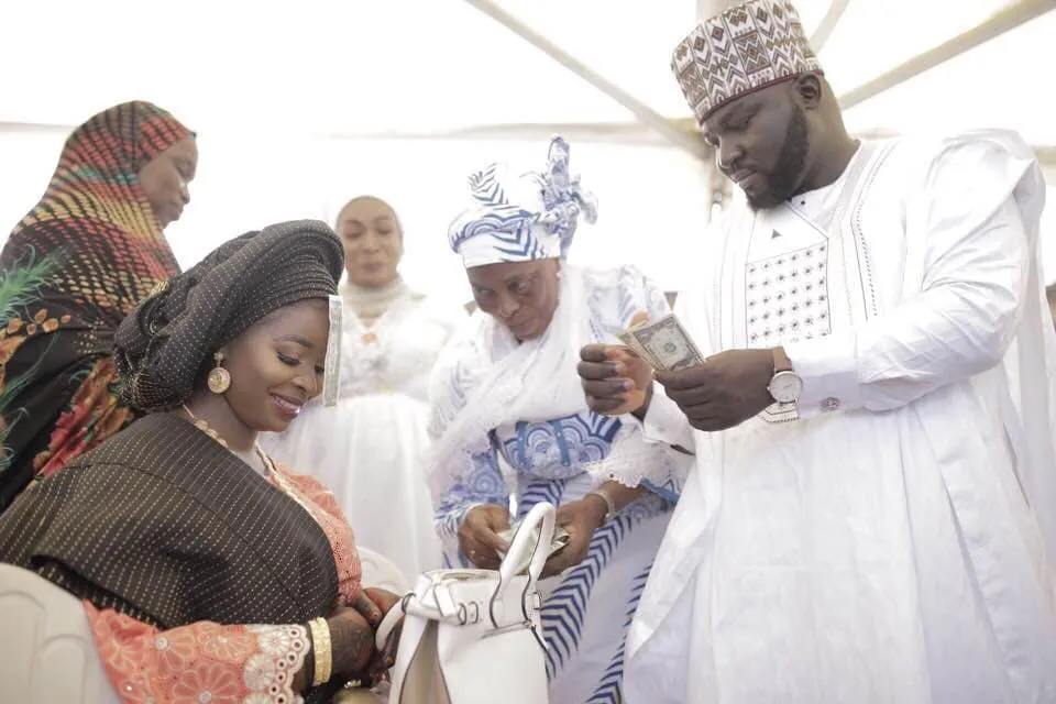 #Mozain19 Ghanaian artist Moh Awudu and Hassi Baniaz had a sweet Islamic wedding for the books