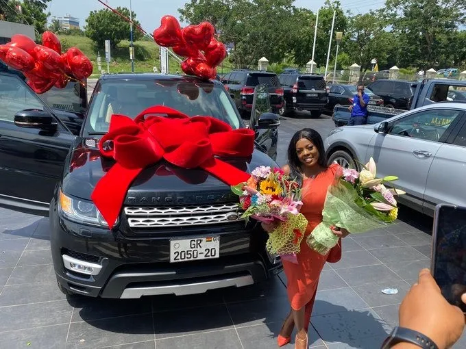 Video: Nana Aba Anamoah shuts down the internet with a Range Rover as a birthday gift