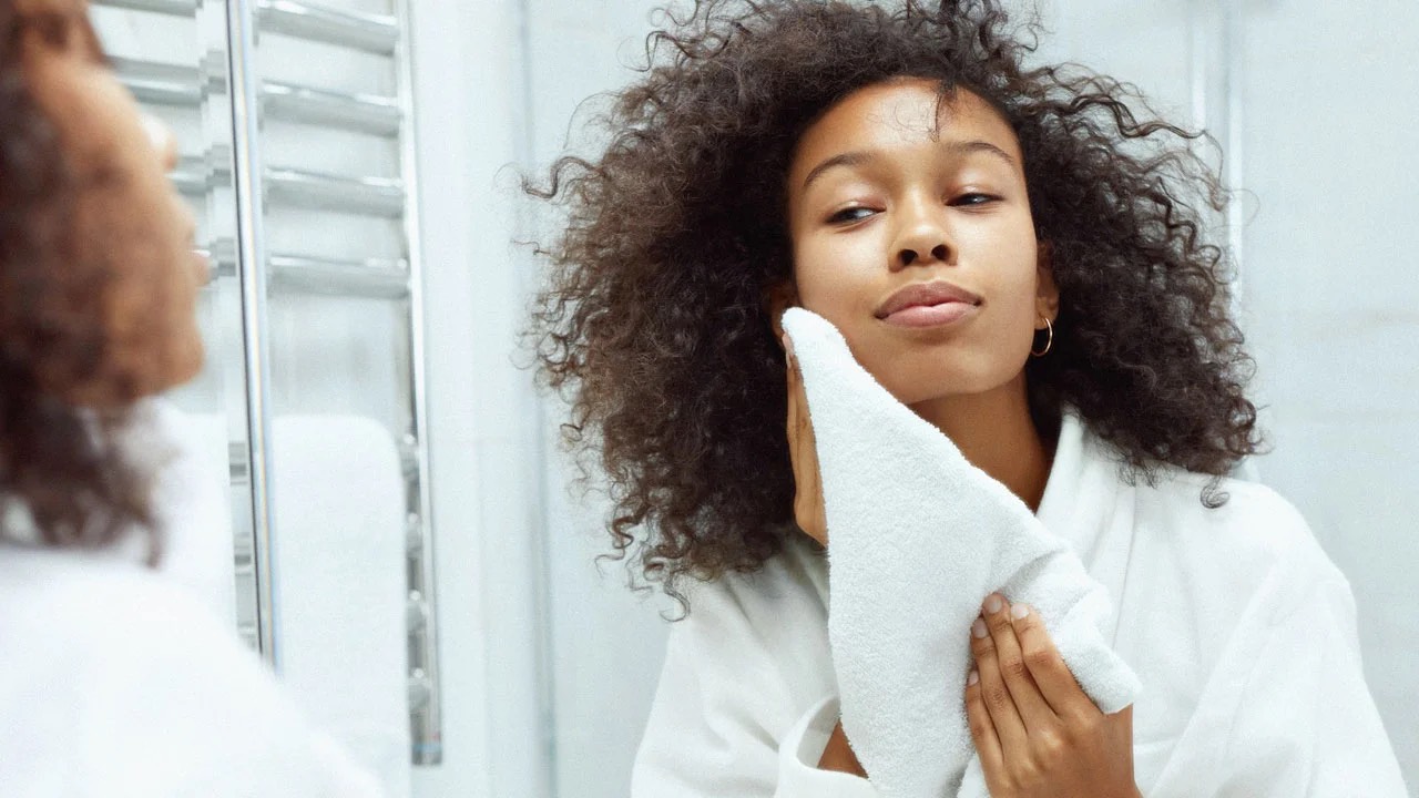 Want better-looking skin? Take a look at these 4 skincare mistakes that we all make