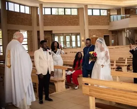 People on the internet are talking about this wedding that had only 4 guest