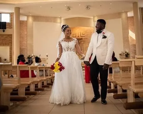 People on the internet are talking about this wedding that had only 4 guest
