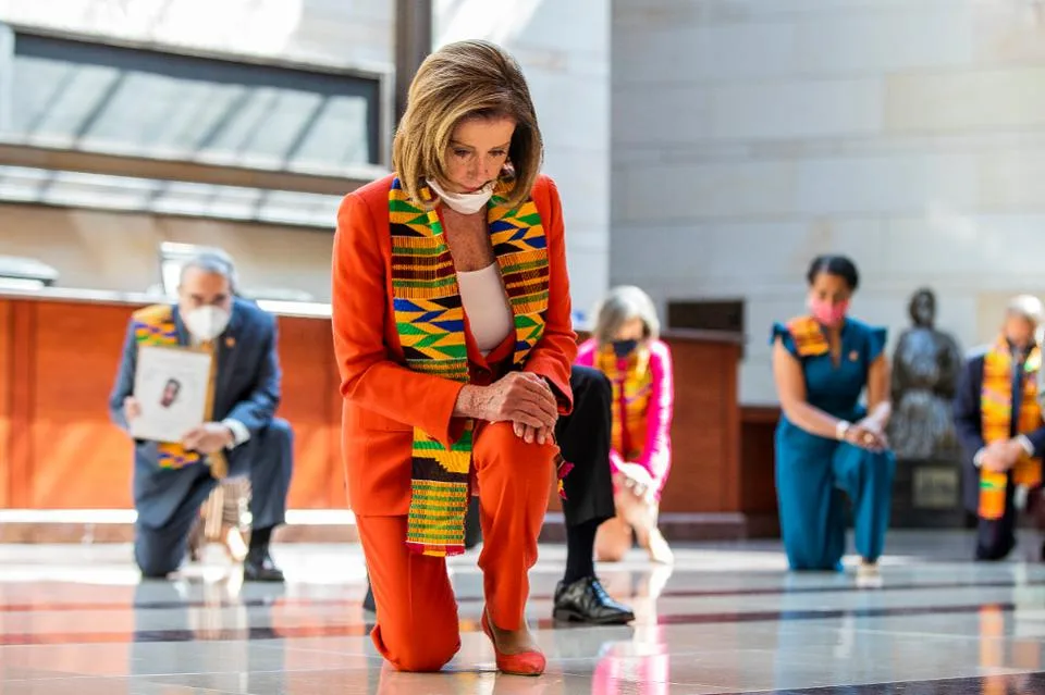 Congressional Democrats wore Kente stoles to honour the memory of George Floyd