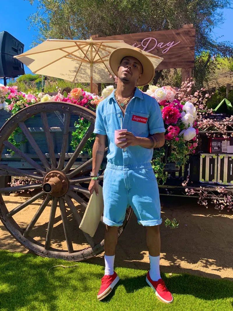 Black people on twitter are doing a thread for stylish folks and we are screaming #BlackExcellence