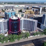 Yaw-pare-braperucci-.afroca