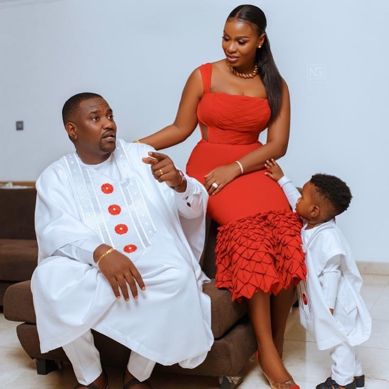 Family Crush: John Dumelo and his family are absolutely adorable in these new photos