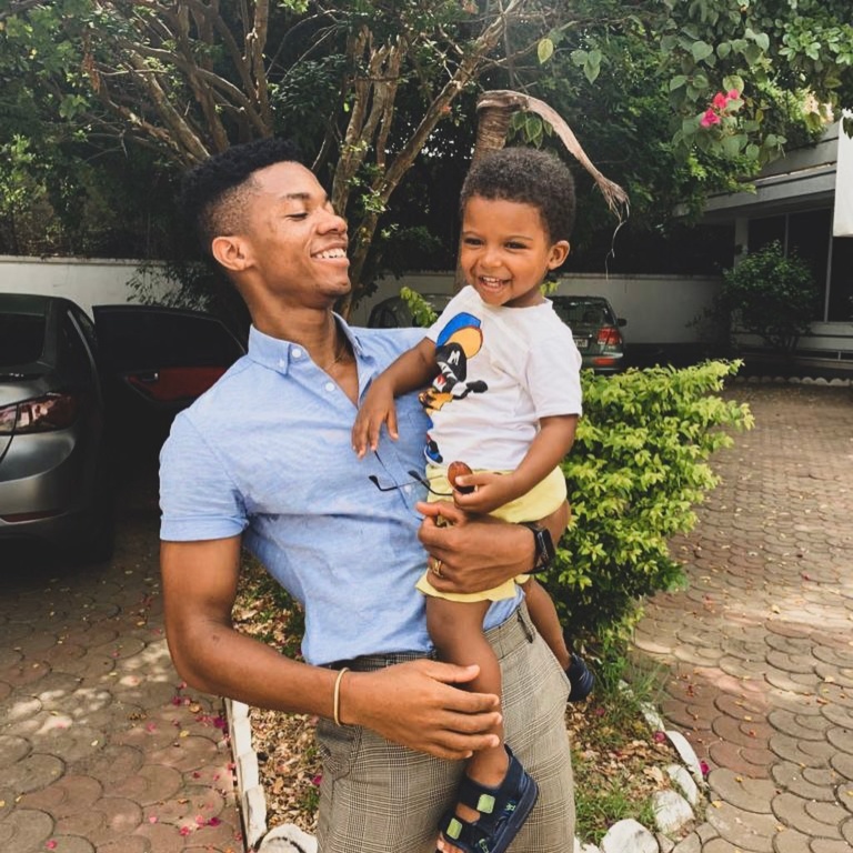 Kidi has our heart with this cameo appearance of his son in his latest “Say cheese” video